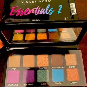 Violet Voss “Essentials 2” Eyeshadow Palette!
